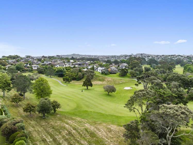 2/159 Norman Lesser Drive Saint Johns_17