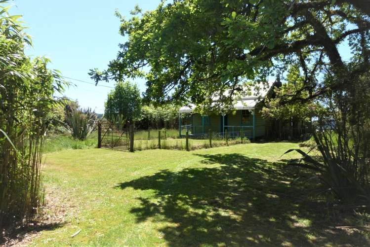 80 Main Road Blackball_11