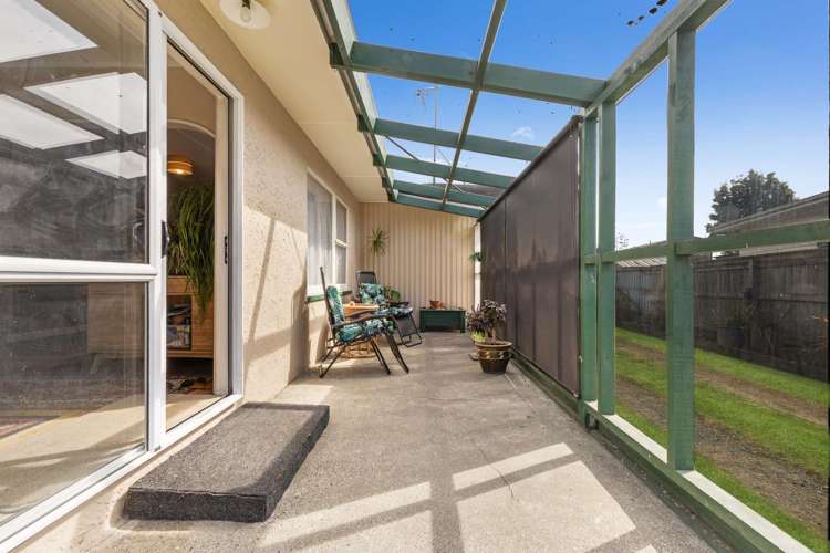 38 Tennyson Crescent Stoke_12