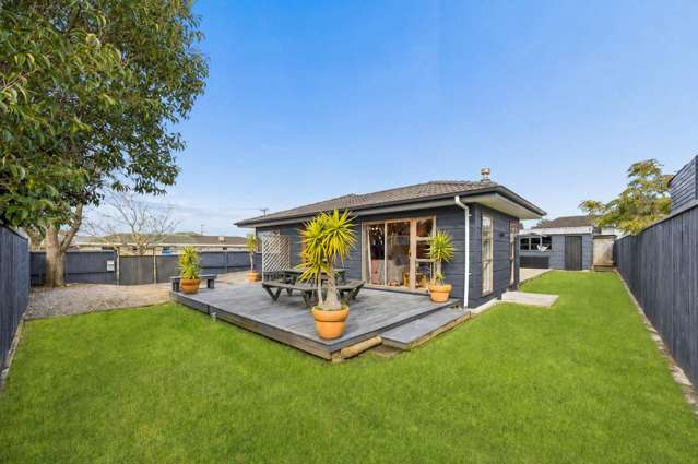Standalone Sun Trap - Affordable Family Living