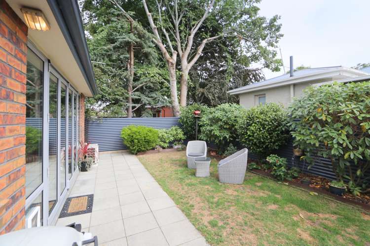 387 Herbert Street Windsor_25