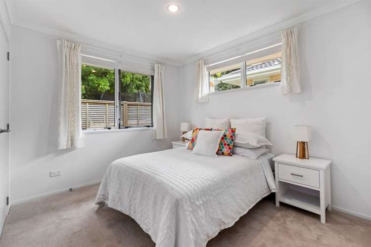 6 Barossa Way Brookfield_15