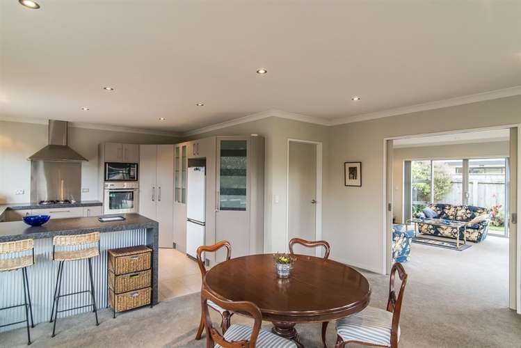 74 The Drive Paraparaumu Beach_10