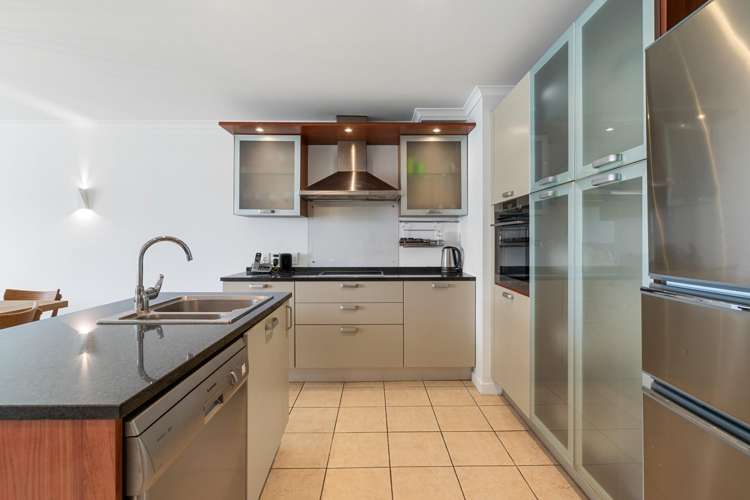 206/136 Marine Parade Mt Maunganui_8