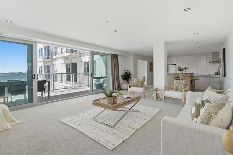 902/72 Devonport Road (Devonport Towers) Tauranga Central_3