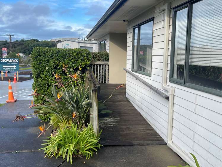 63 Foundry Road Stanmore Bay_9