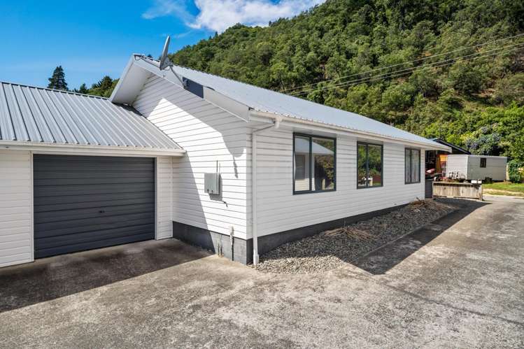 3b Heather Place Picton_10