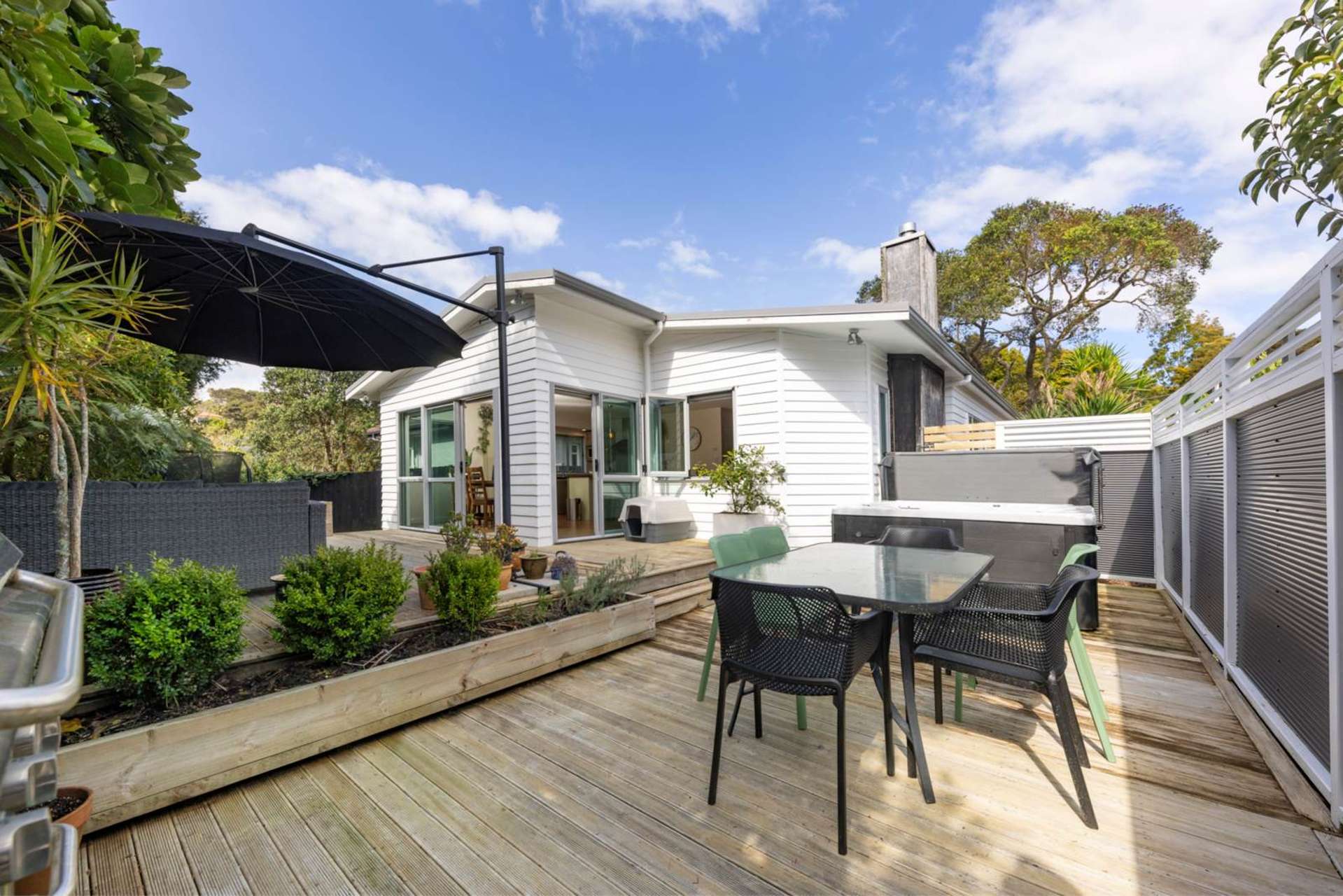 98a Atkinson Road Titirangi_0