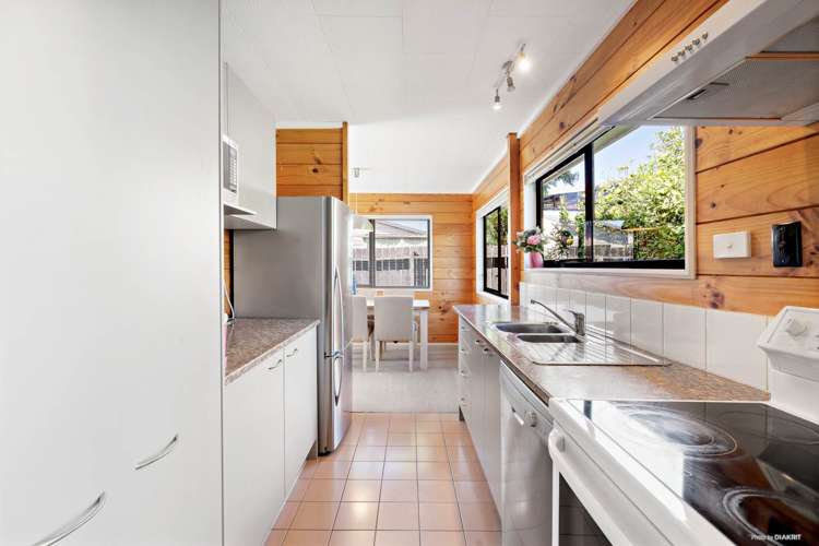 2/70 Carnoustie Drive Wattle Downs_9