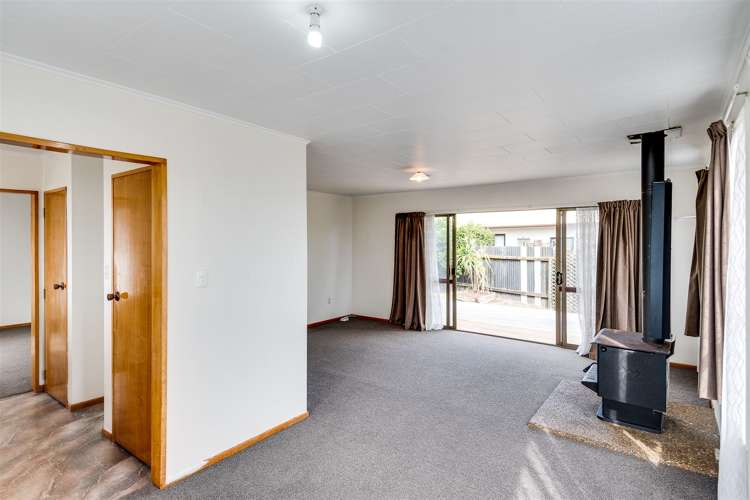 64 Columbus Crescent Flaxmere_5