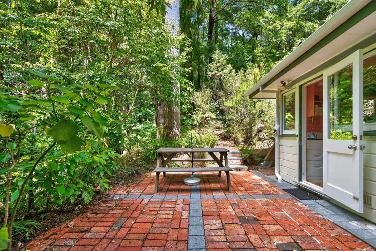 8 Tiniroa Grove Silverstream_26