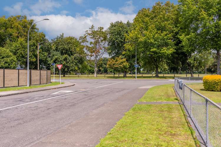 1035 Sussex Street Mayfair_20