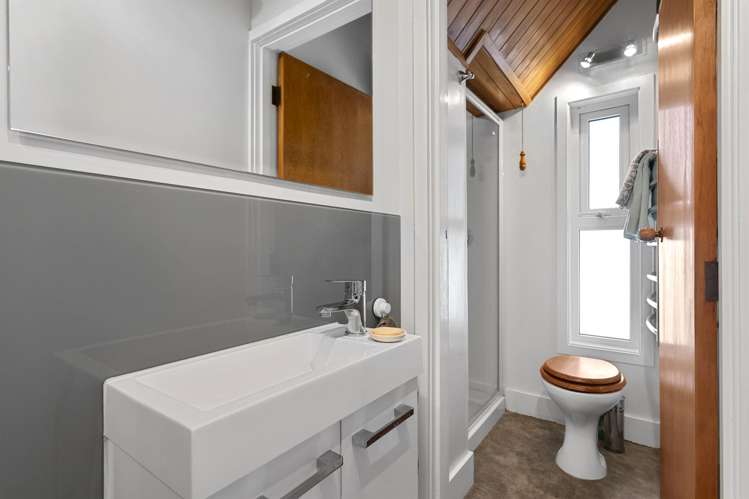 8 Preston Way Ngaio_12