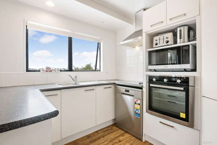 2/13 Witheford Drive Bayview_5