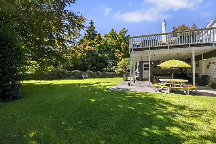 1324 Egmont Road Egmont Village_6