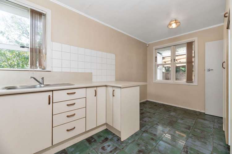 18 Bridge Avenue Te Atatu South_13