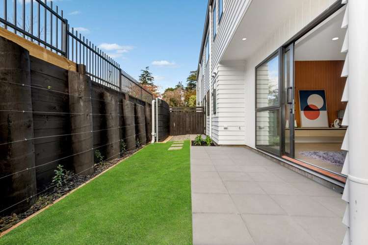 11/27 Red Hill Road Red Hill_11