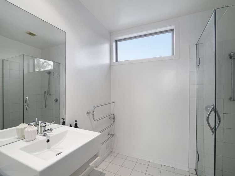 2/189 Mangatawhiri Road Omaha_12