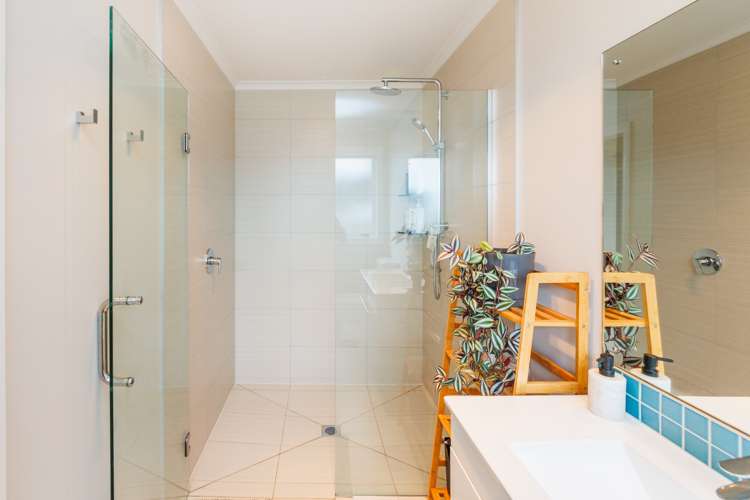 11 Saint Heliers Grove Fitzherbert_25