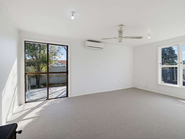 18 Wyatt Cres Onekawa_6