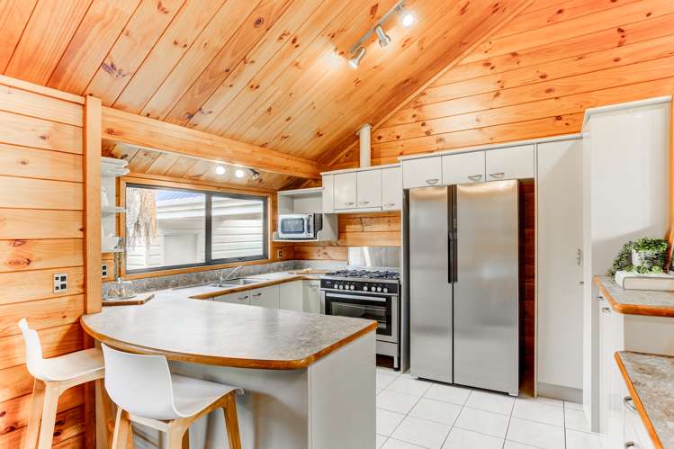 12 Pickwick Road Otamatea_5