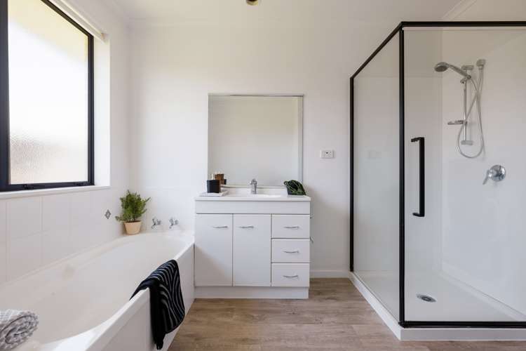 15 Farnham Close Rototuna North_9