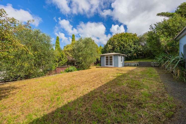 207 Lake Road Belmont_11