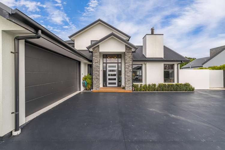 27 Carnaveron Drive Lincoln_23