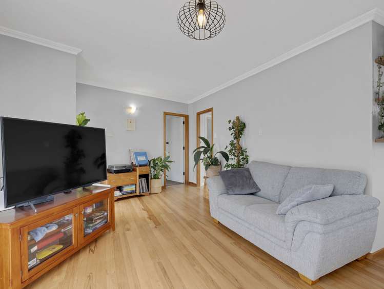 1B Tomin Road Glenview_16