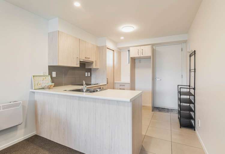 109/17 Link Crescent Stanmore Bay_11