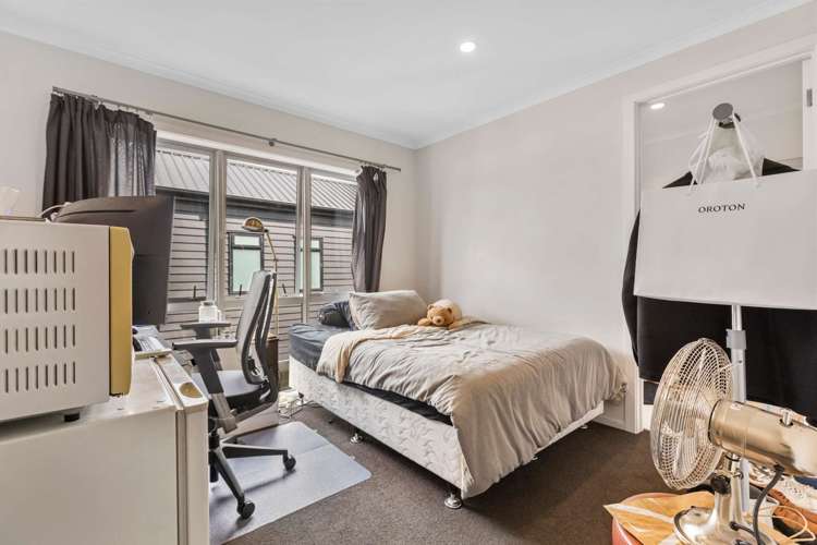 2/113 Knighton Road Hillcrest_7