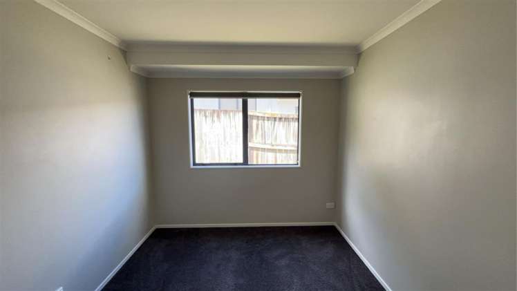 8D Inverness Avenue Hamilton East_11