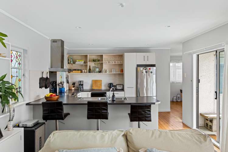 1/212 Centreway Road Orewa_5