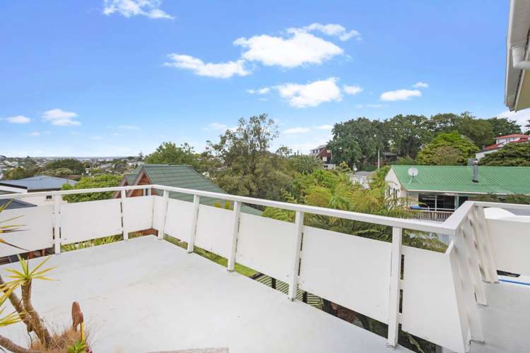 5 Mcilroy Avenue Hillsborough_16