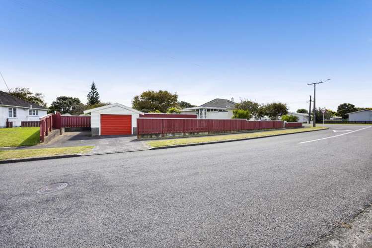 2 Acourt Street Hawera_26