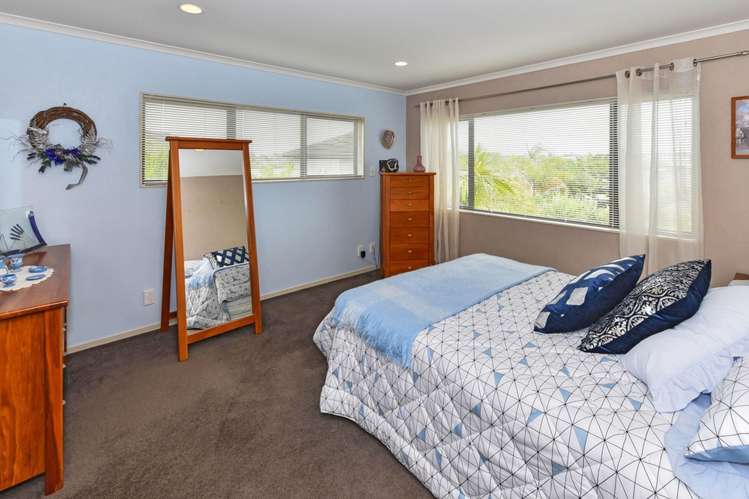 9 Girvan Terrace Wattle Downs_11