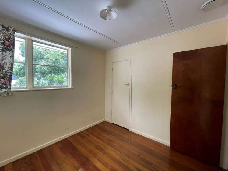 34 Landon Avenue Mangere East_11