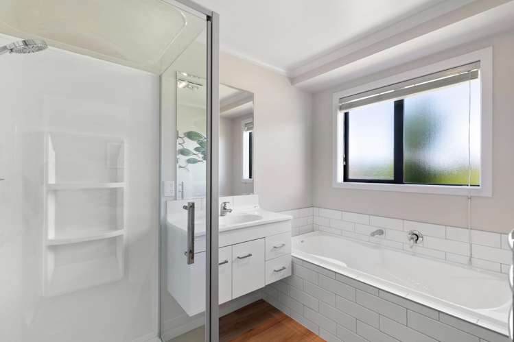 13 Kingfisher Crescent Albert Town_22