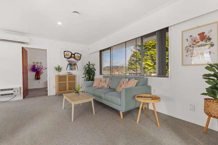 194 Clayton Road Mangakakahi_3