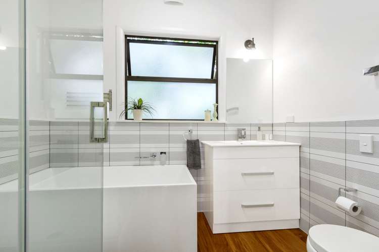 346 Glengarry Road Glen Eden_11