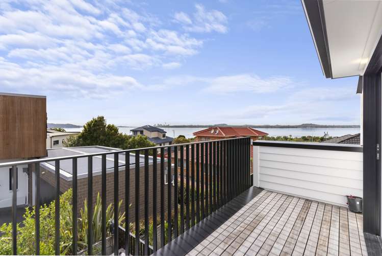 12b Waikura Drive Te Atatu Peninsula_18