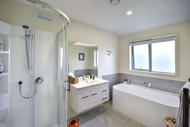 74 Feist Street Carterton_13