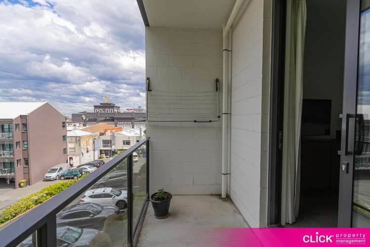 10/97 Filleul Street 2202_10