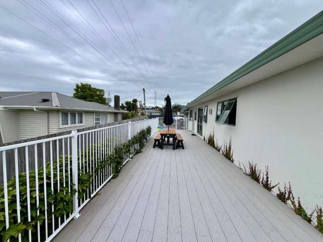 A/12 Grainger Road Te Atatu South_1
