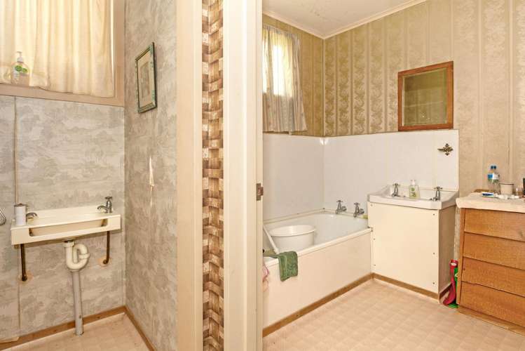 7 Forster Street Tolaga Bay_14