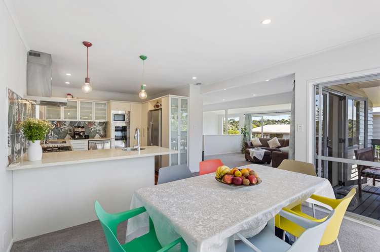 2/91 Deep Creek Road Waiake_12