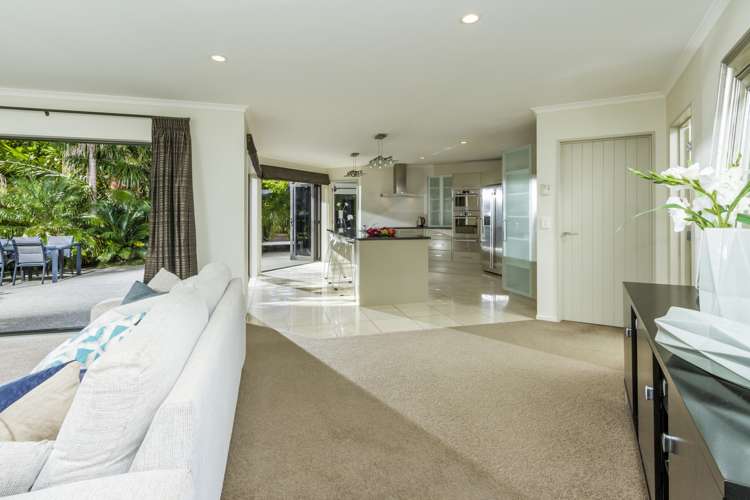 8 Oscar Road Greenhithe_20