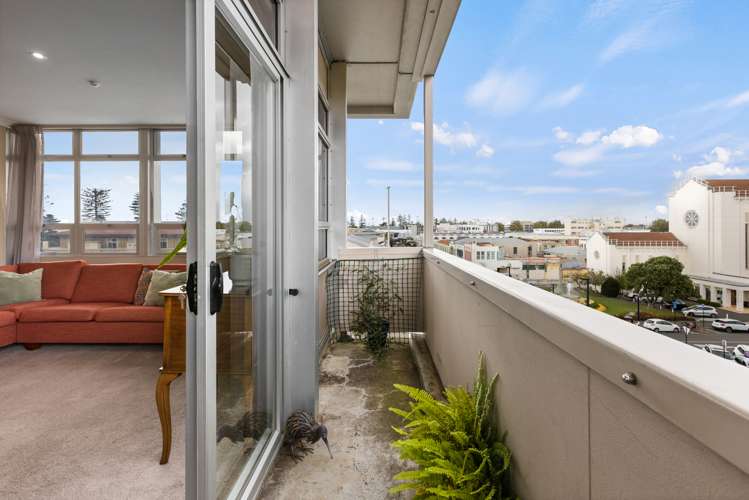 3f/3 Shakespeare Road Napier South_6