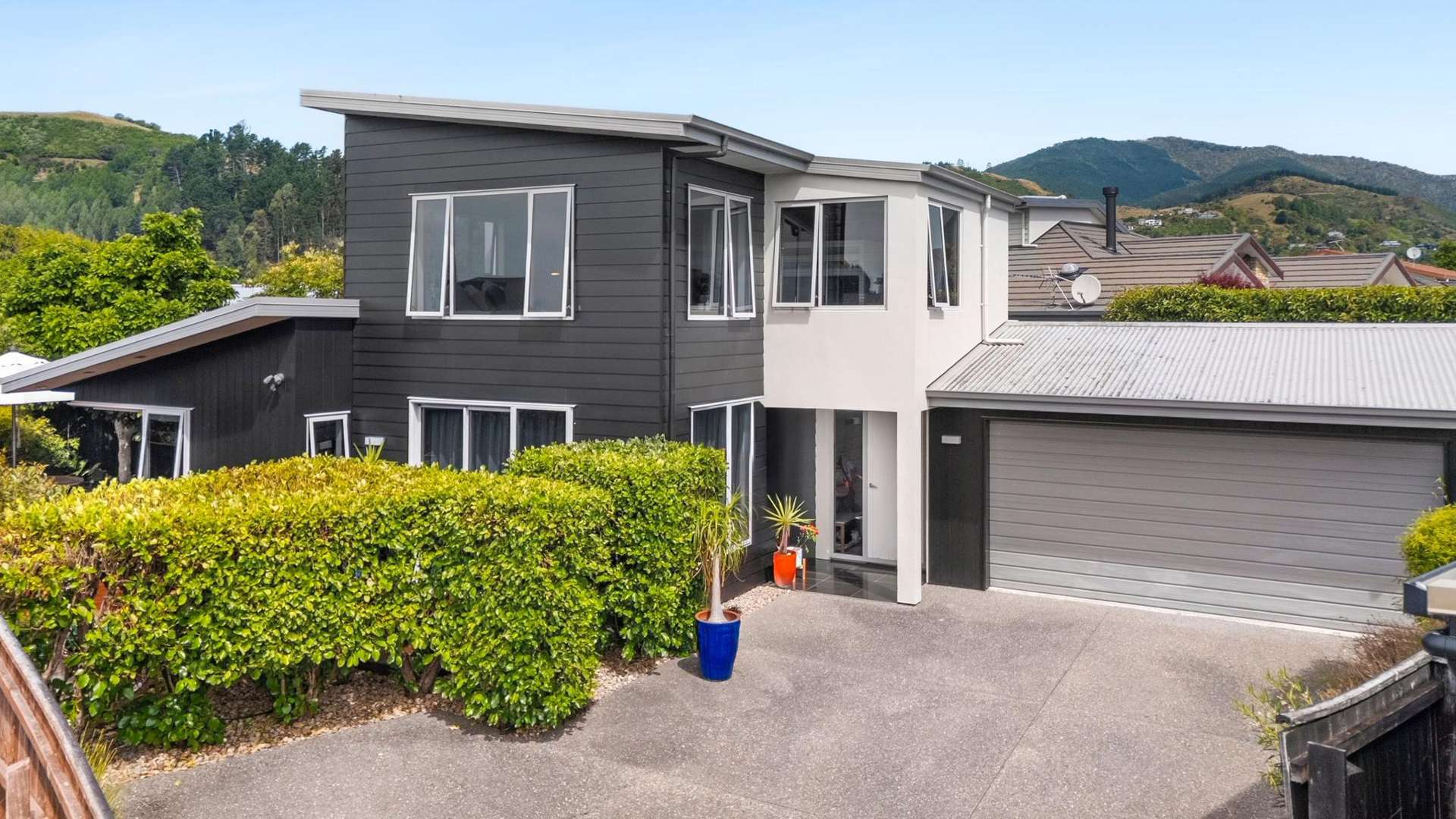 6 Cambria Gardens The Wood_0