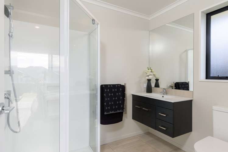 5 Spitfire Drive Burleigh_14